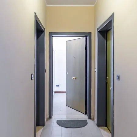 Apartamento Stazione Lovely With Parking